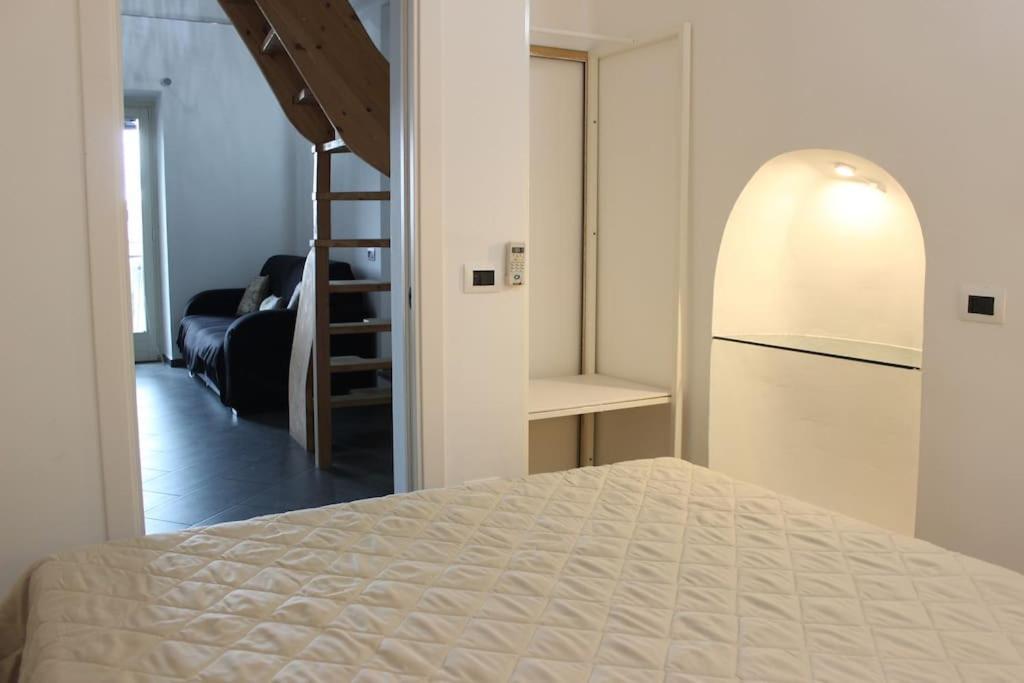 Minisuite F-house Vicino Al Duomo Di Salerno